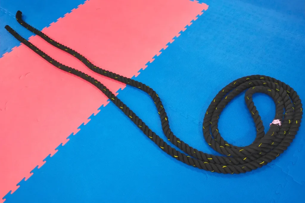 秋津でのセッションに取り入れている、短時間で脂肪燃焼させるHIIT（バトルロープ）