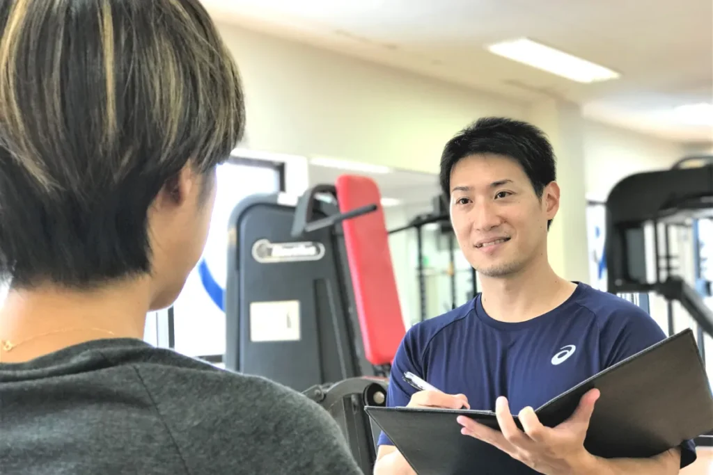 体験トレーニングのSTEP1、代表トレーナー藤本啓介による丁寧なカウンセリングとヒアリング